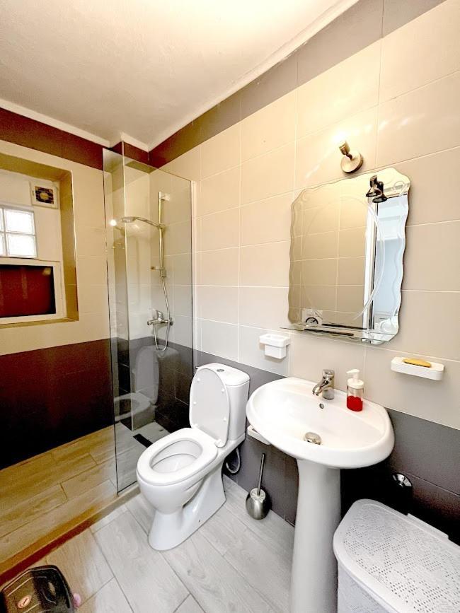 Brunari Apartment Vlorë Esterno foto